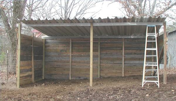 Single horse shed