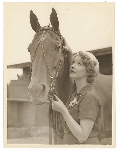 Helen Twelvetrees during the filming of "Thoroughbred", Sydney, 1936
